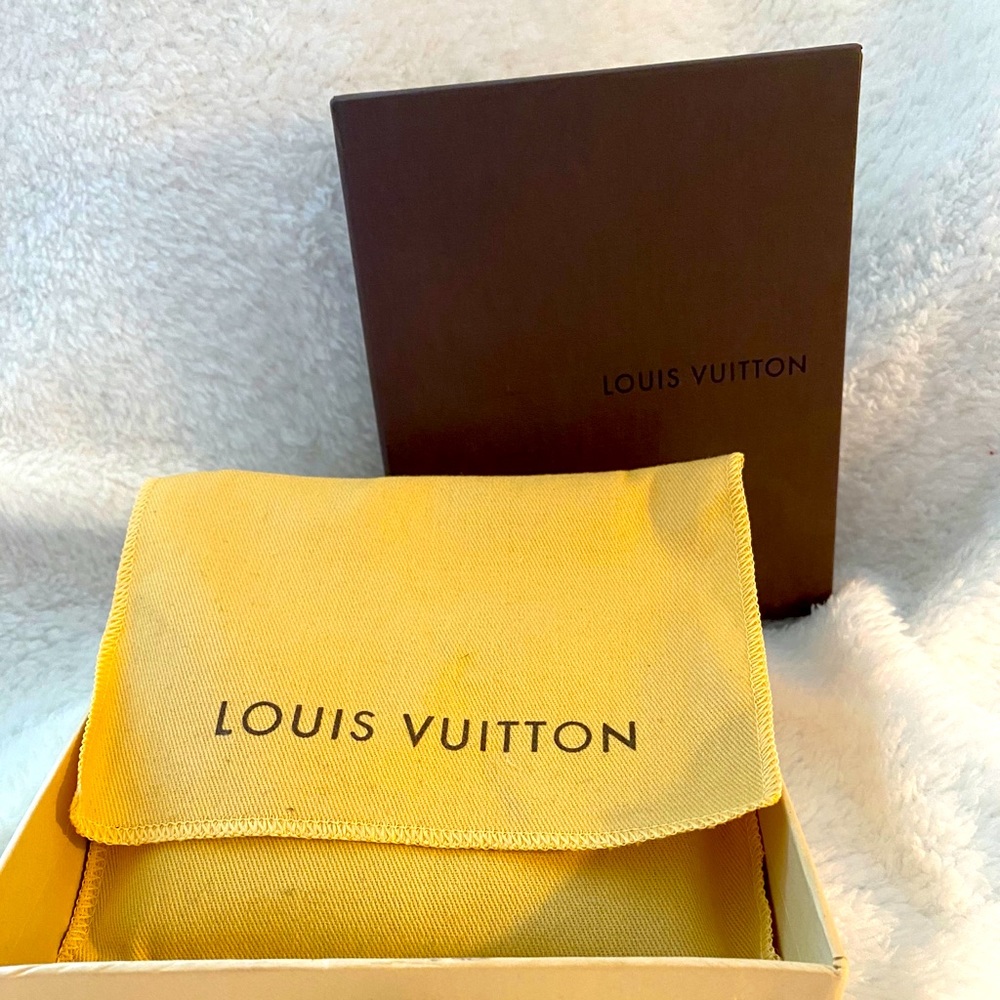 Men’s Louis Vuitton wallet